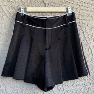 Alice + Olivia Employed Black Shorts with White Piping - Size 8